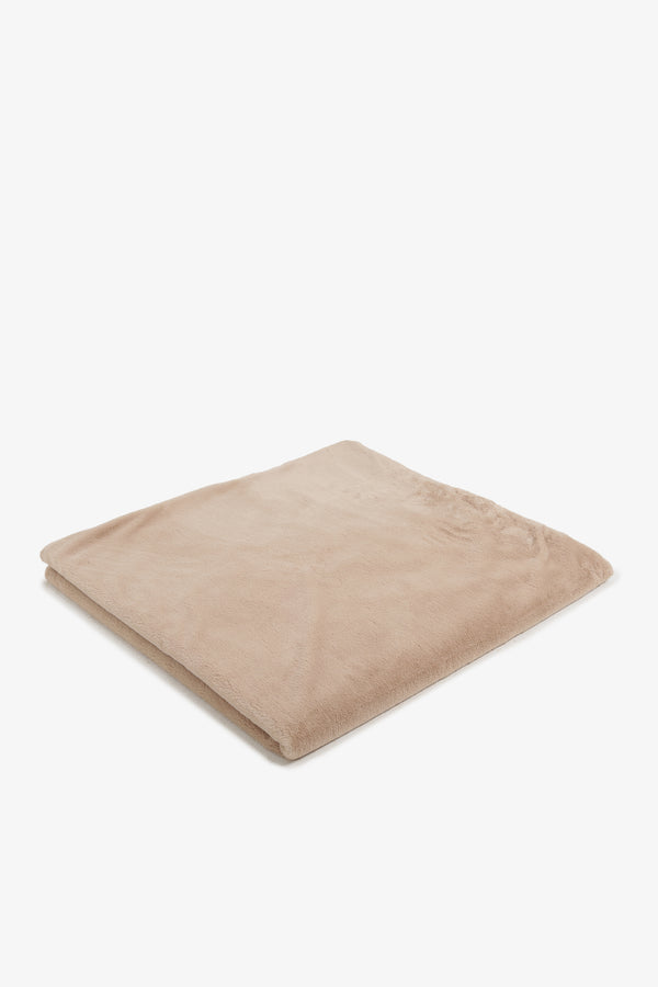 Cozy Fur Throw Blanket