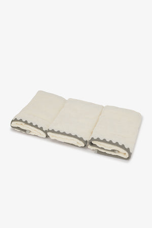 Scalloped Towels (Pack of 3)