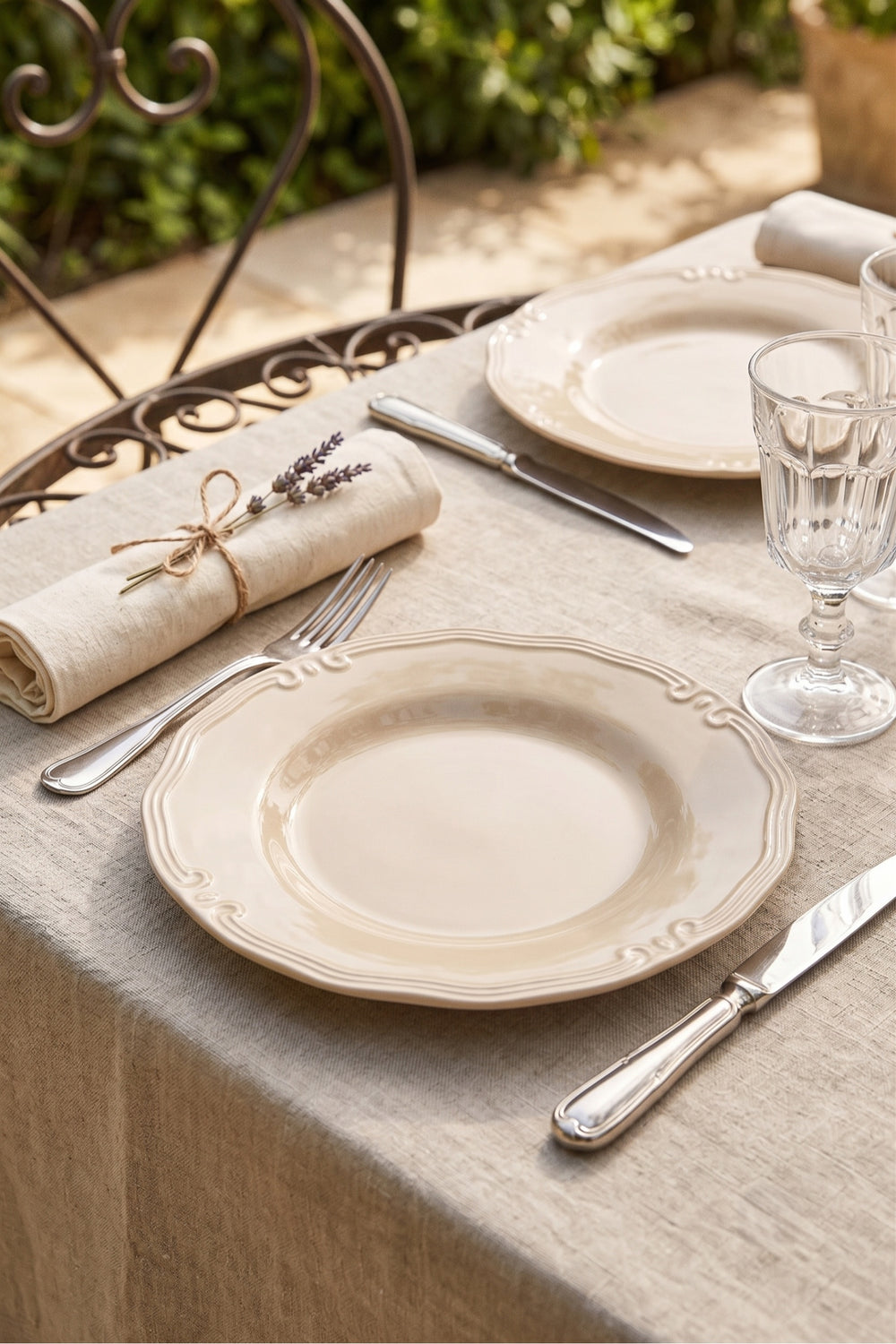 Melamine Dinner Plate with Decorative Edge (27cm)