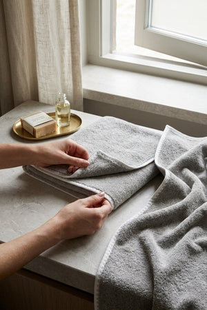 Trimmed Towel (90 x 160 cm)